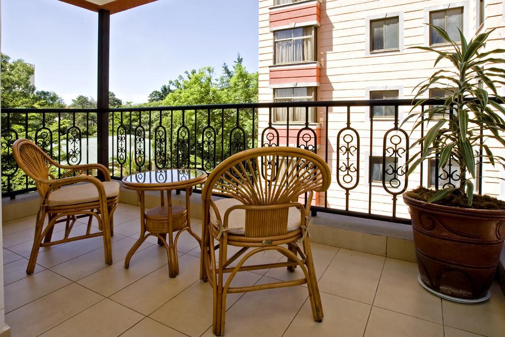 ניירובי Gemsuites Serviced Apartments State House מראה חיצוני תמונה